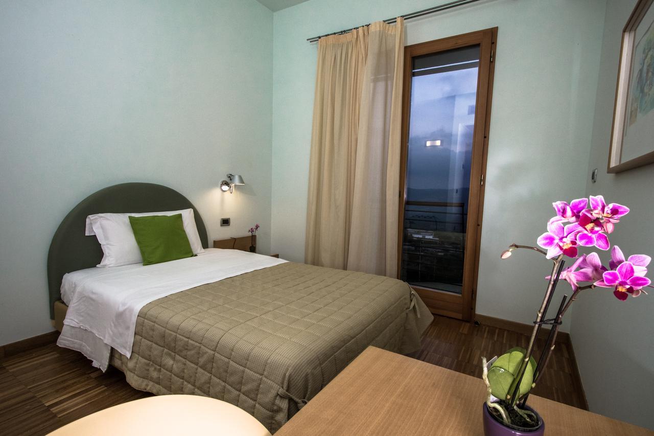 Grand Hotel Garden Barile Quarto foto